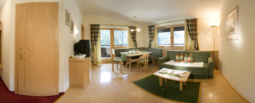 Hotel-Garni Jakober Vorderlanersbach Esterno foto